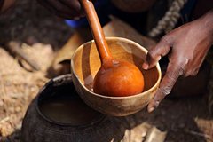 Tchouk ou bière de mil et calebasse